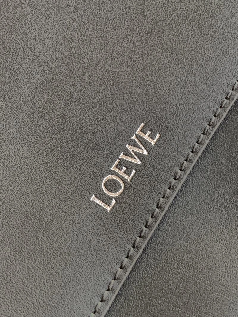 Loewe Satchel Bags Sleek 61170