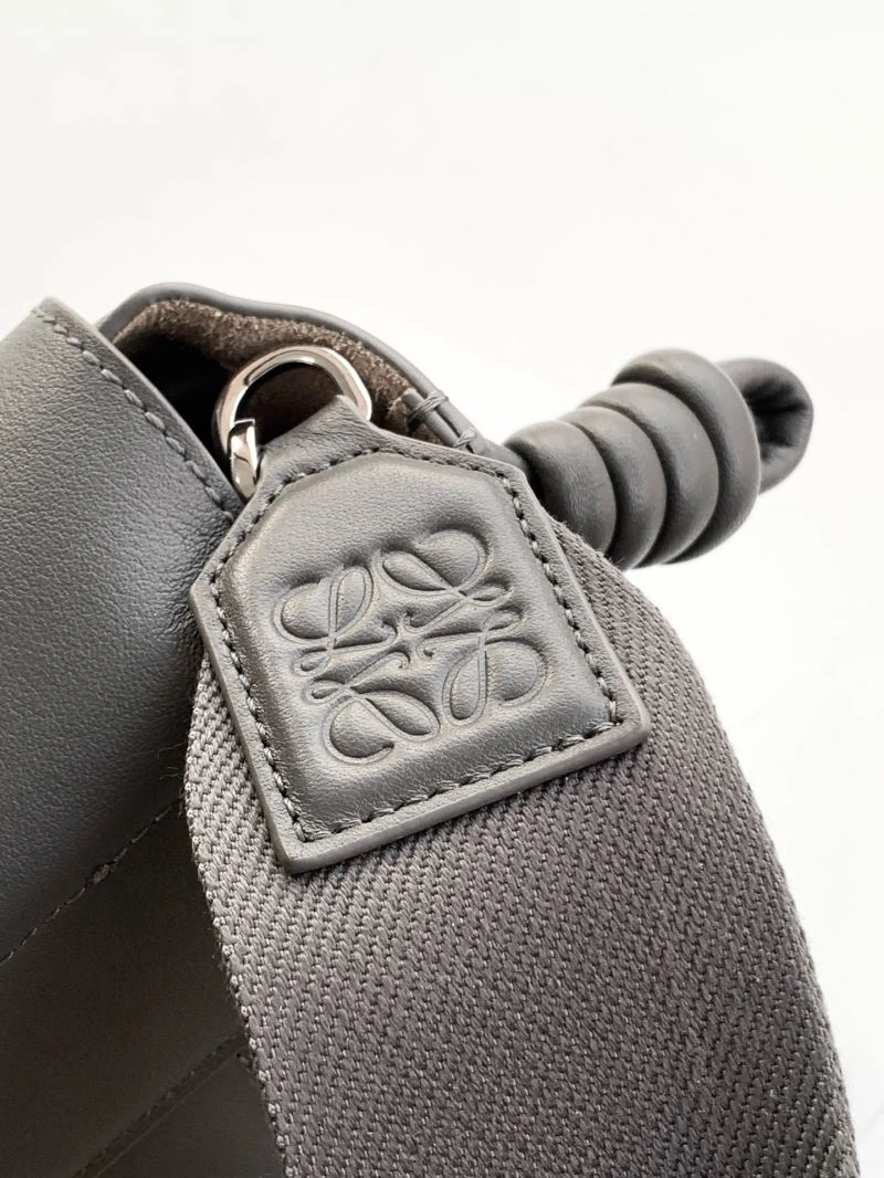 Loewe Satchel Bags Sleek 61170
