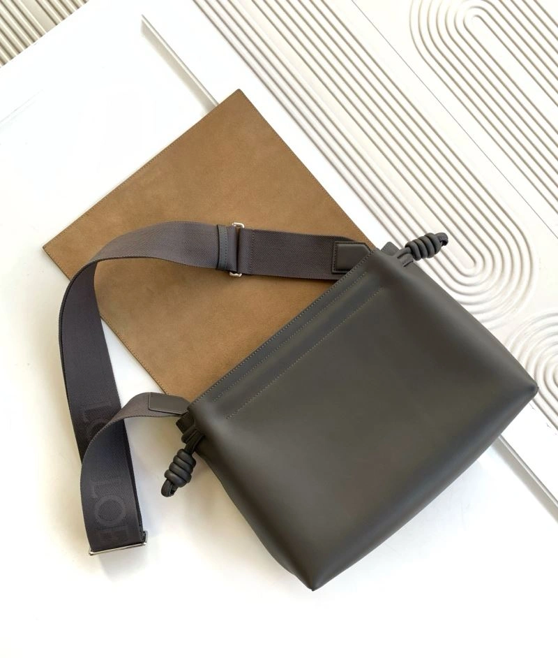 Loewe Satchel Bags Sleek 61170