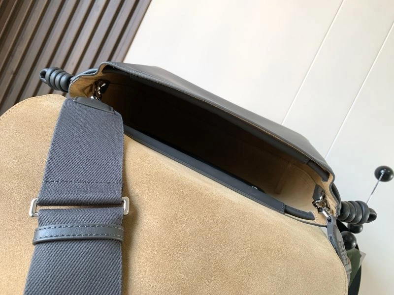 Loewe Satchel Bags Sleek 61170