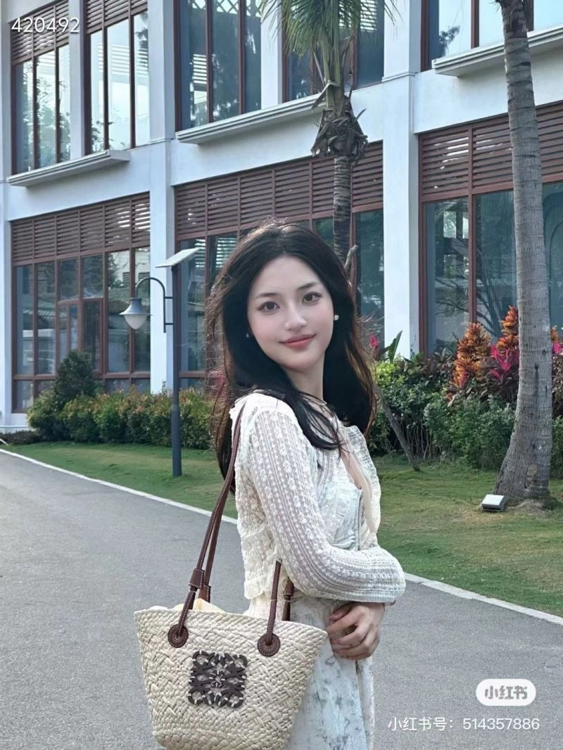 Supportive Loewe Shopping Bags 88108
