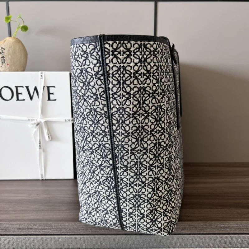 Minimalist Loewe Shopping Bags 77322