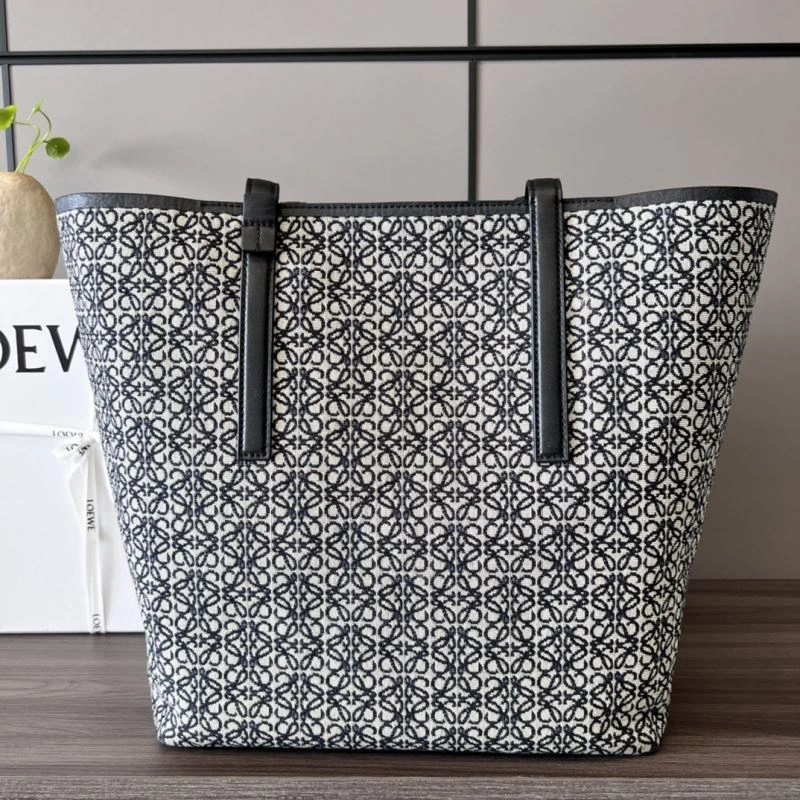 Minimalist Loewe Shopping Bags 77322