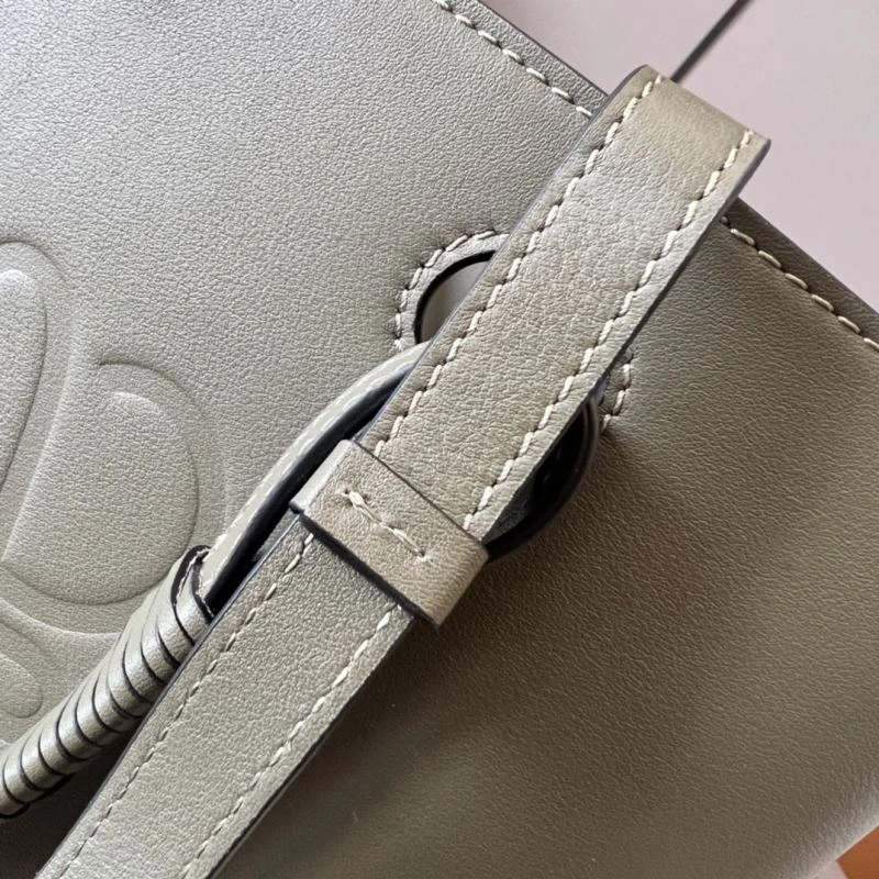 Elegant Loewe Shopping Bags 77311