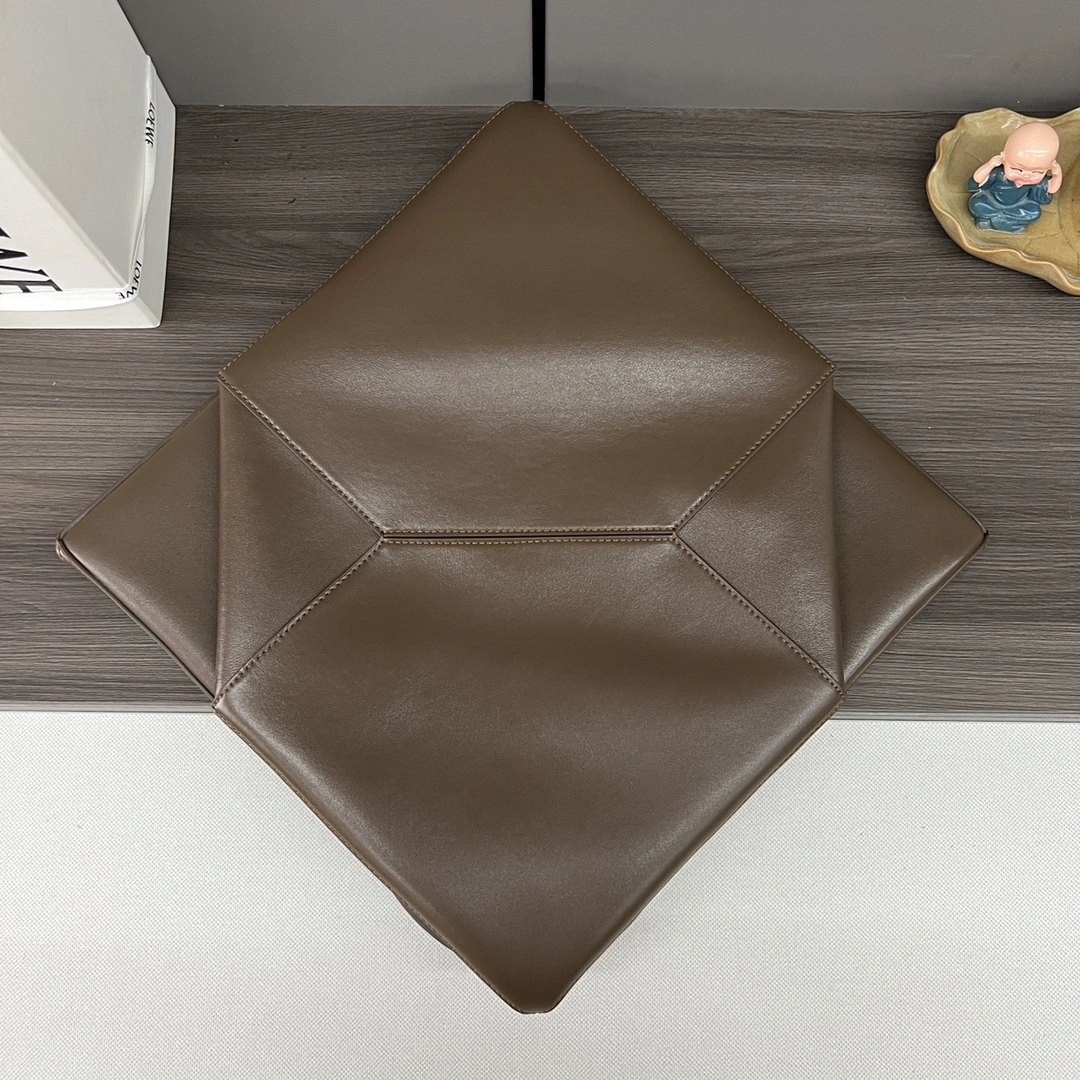 Loewe Shopping Bags Minimalist 72104
