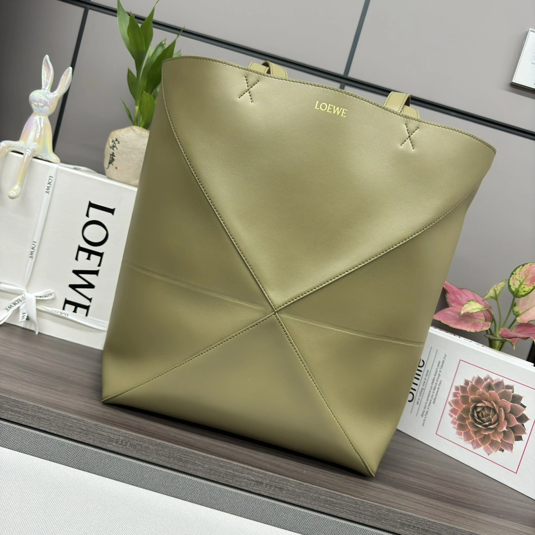 Loewe Shopping Bags Compact 72062