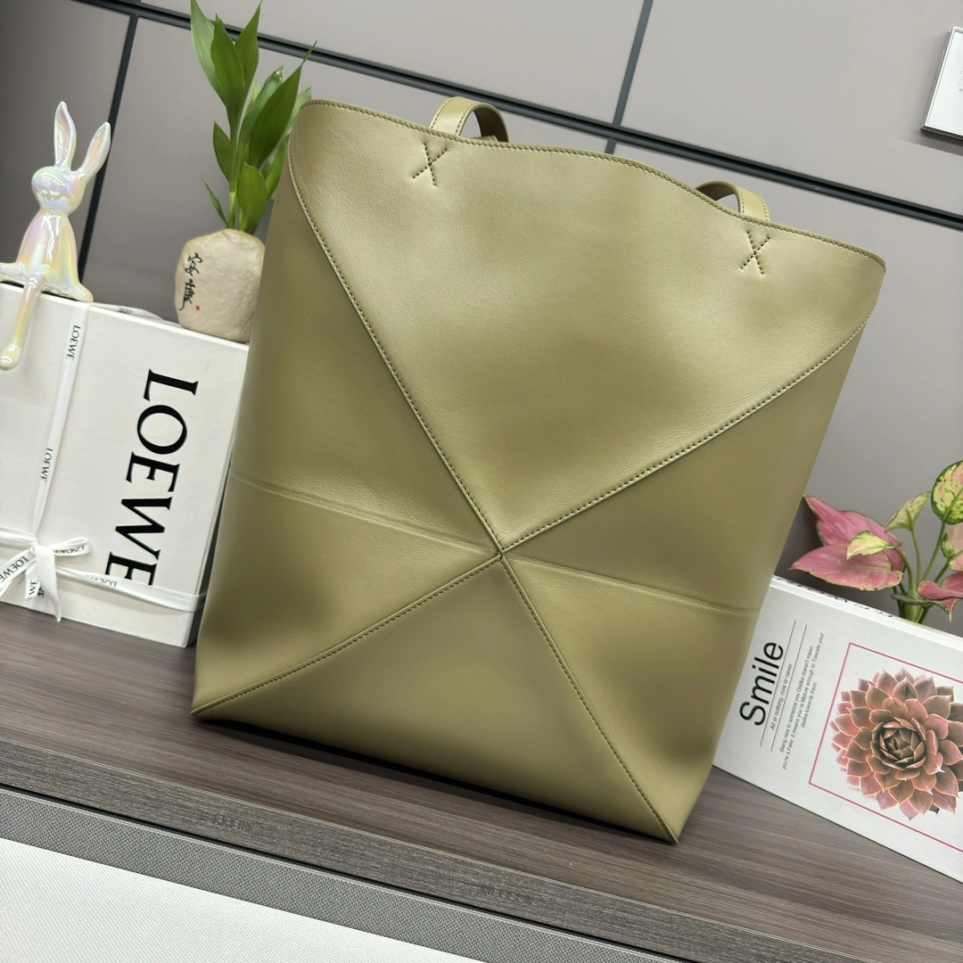 Loewe Shopping Bags Compact 72062