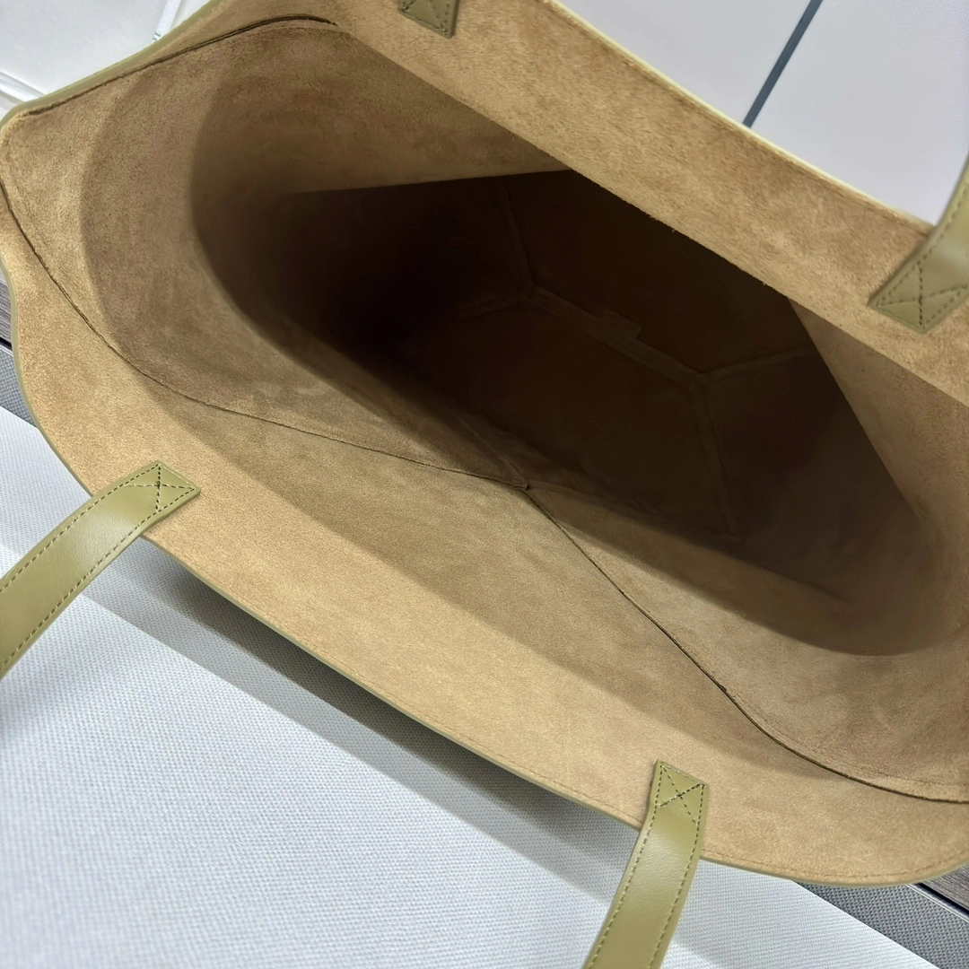 Loewe Shopping Bags Compact 72062