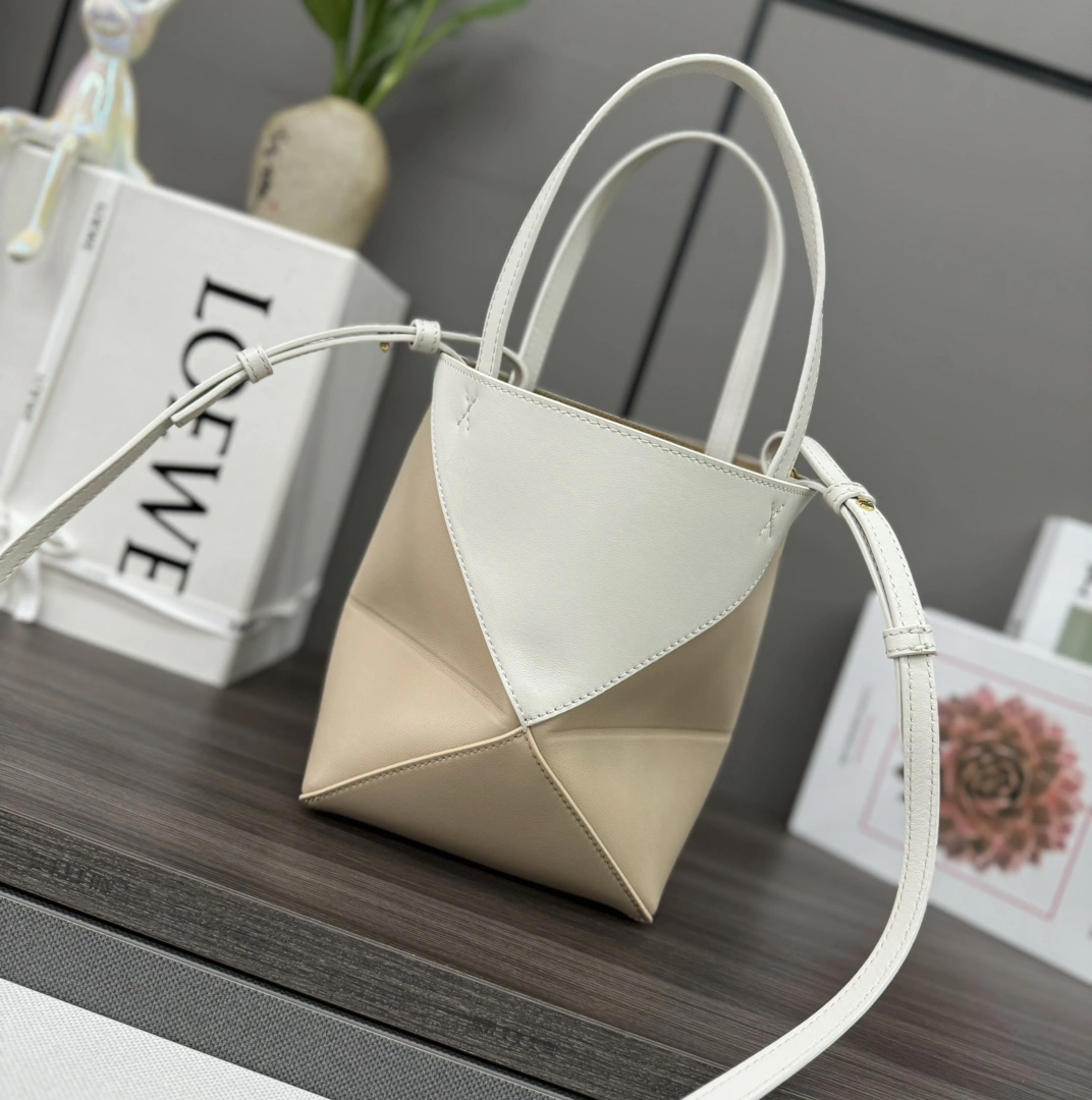 Flexible Loewe Shopping Bags 72073