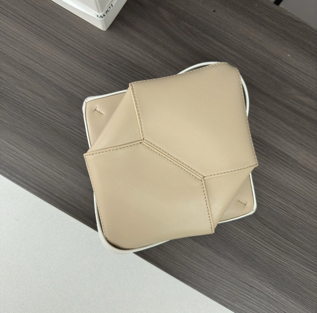 Flexible Loewe Shopping Bags 72073