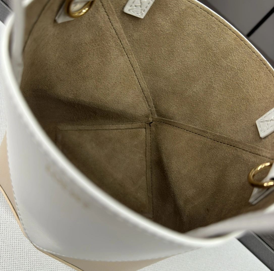 Flexible Loewe Shopping Bags 72073