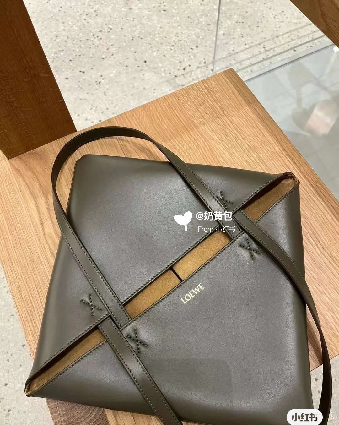 Loewe Shopping Bags Effortless 72043