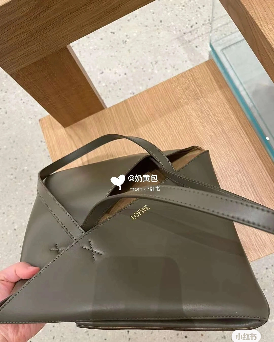 Loewe Shopping Bags Effortless 72043