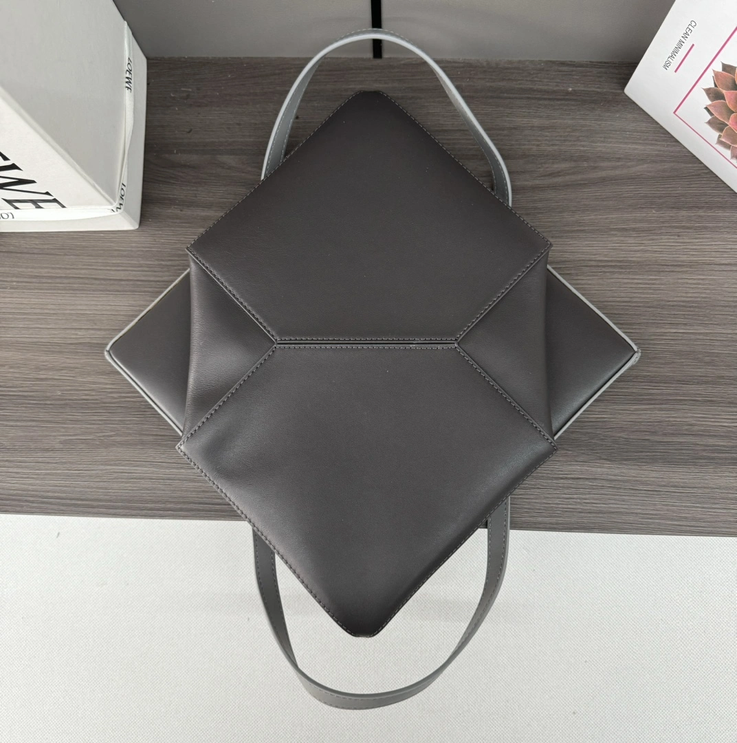 Loewe Shopping Bags TimelessDesign 72119
