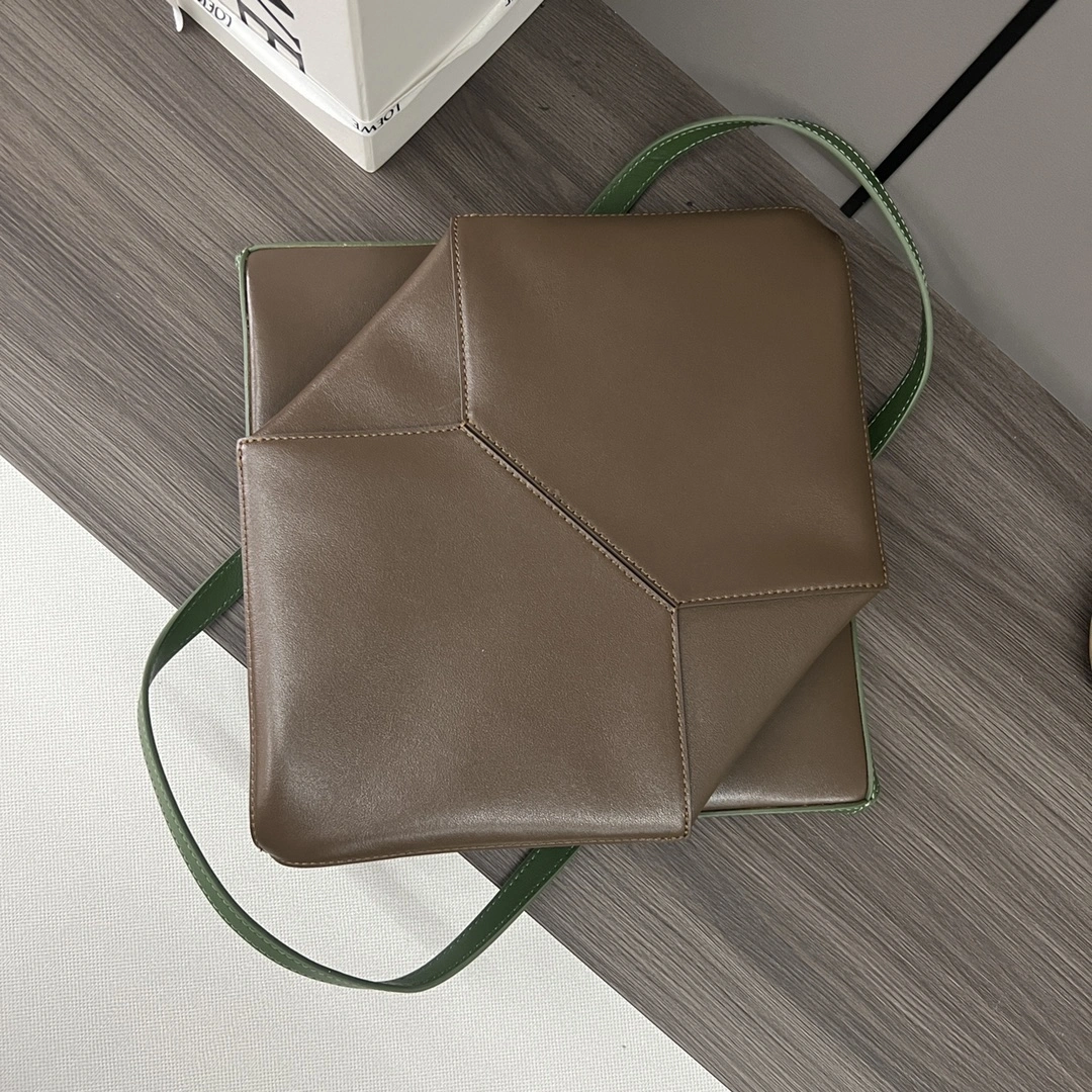 Youthful Loewe Shopping Bags 72030