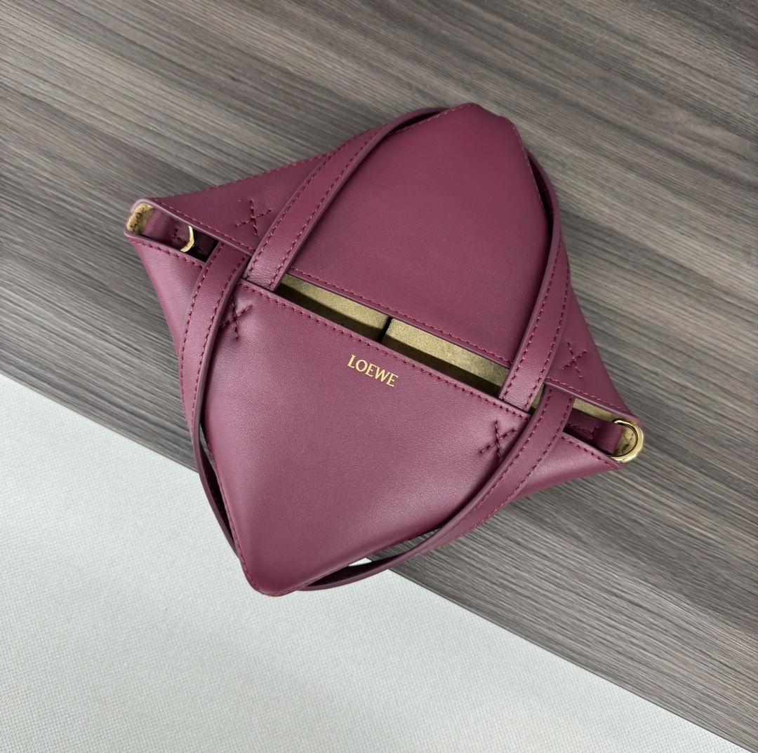 Loewe Shopping Bags Lightweight 72038