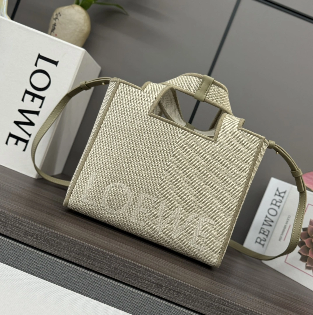 AllSeason Loewe Shopping Bags 67237