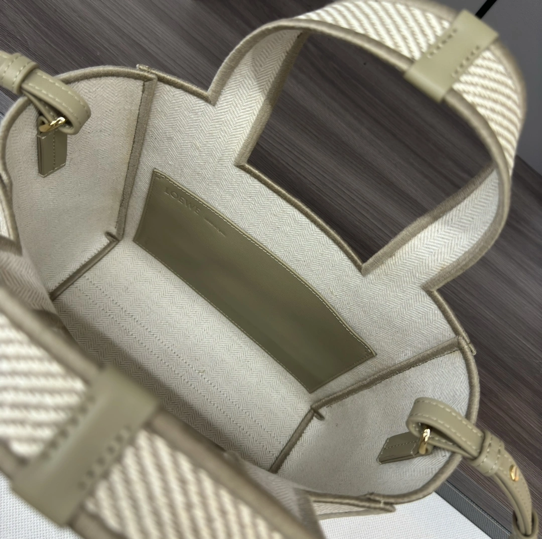 AllSeason Loewe Shopping Bags 67237