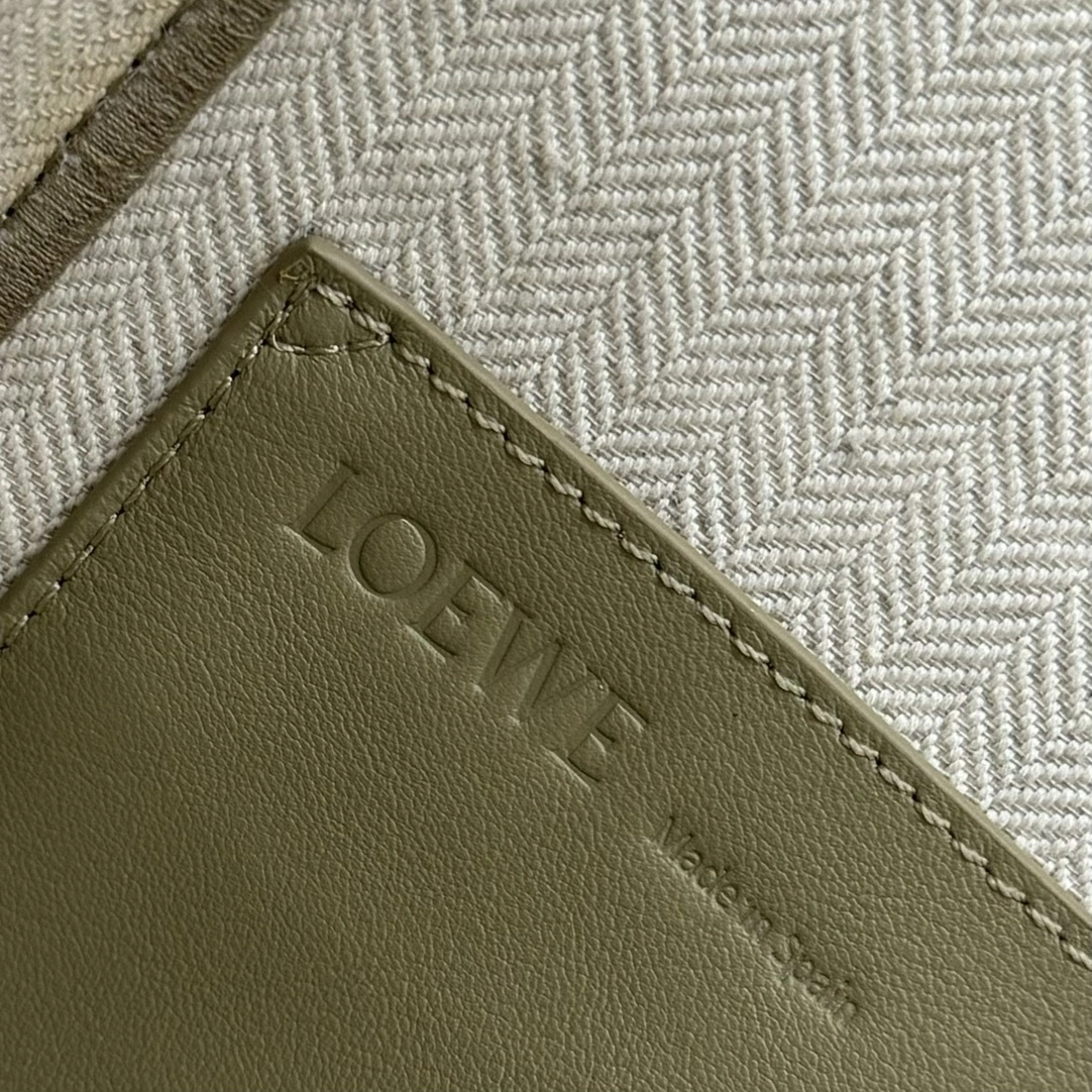 AllSeason Loewe Shopping Bags 67237