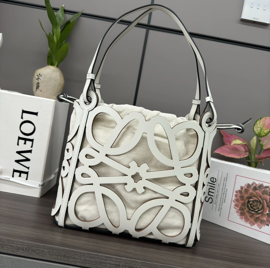 Loewe Shopping Bags SmoothTexture 67150