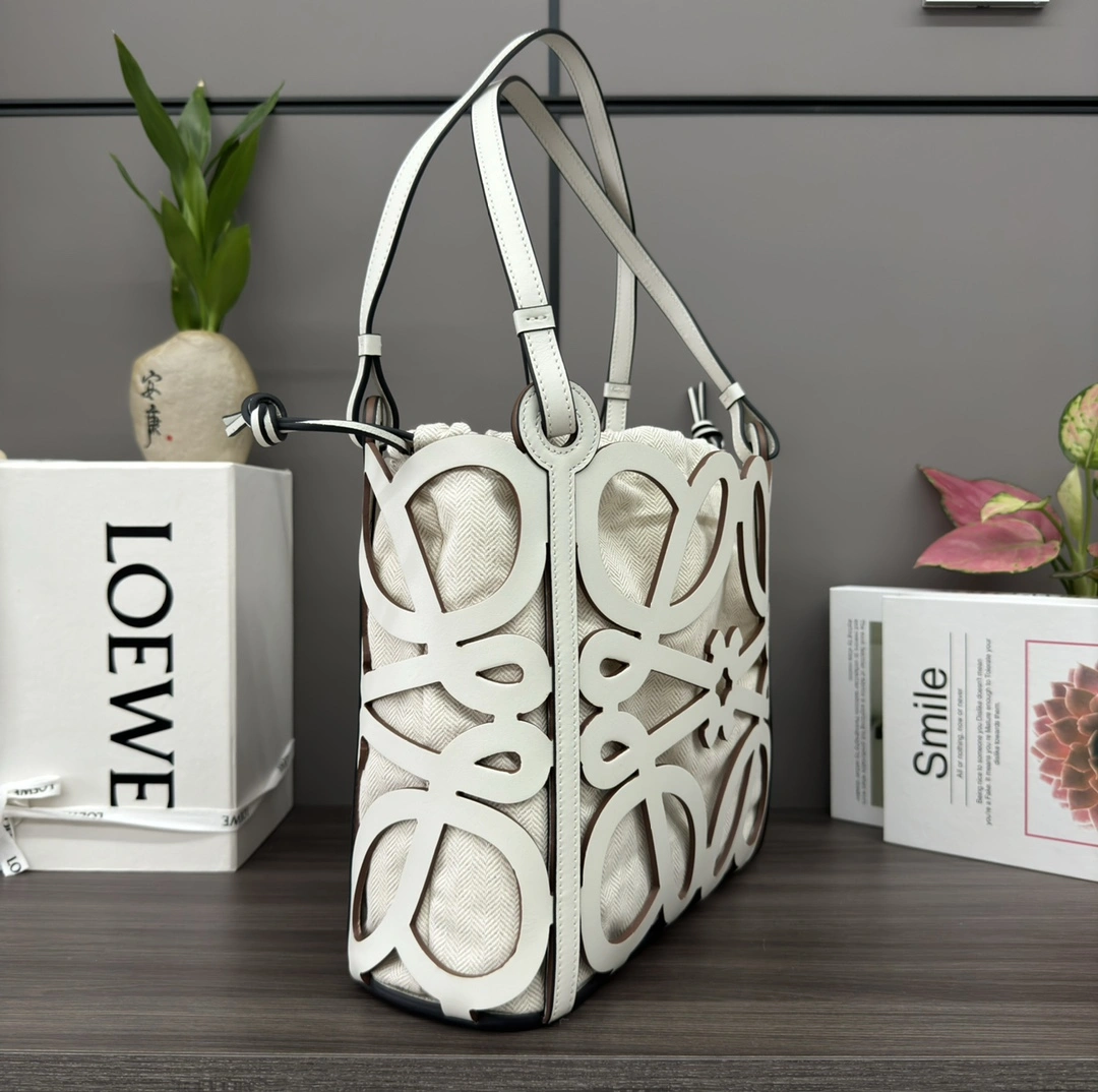 Loewe Shopping Bags SmoothTexture 67150