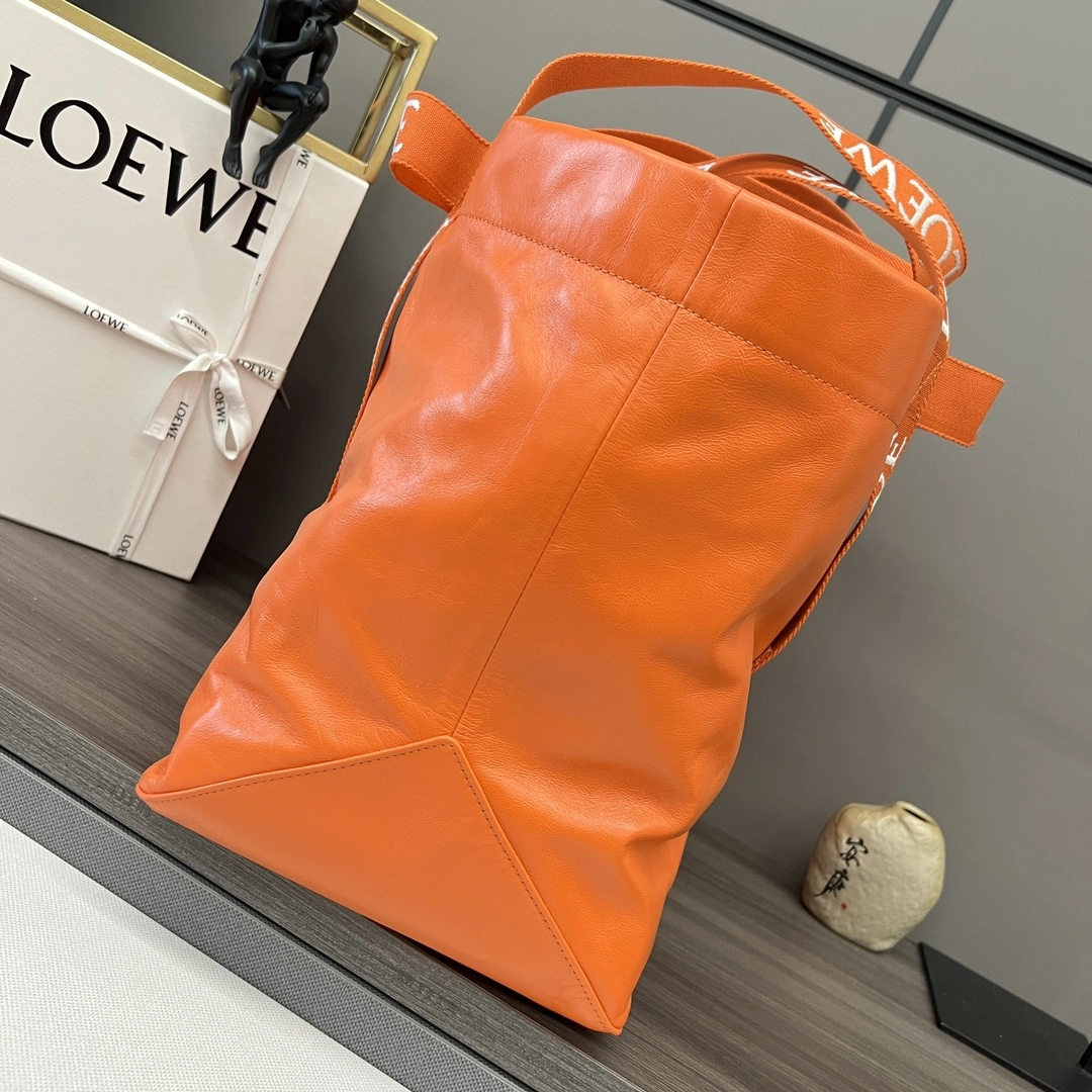 Loewe Shopping Bags Sleek 67145