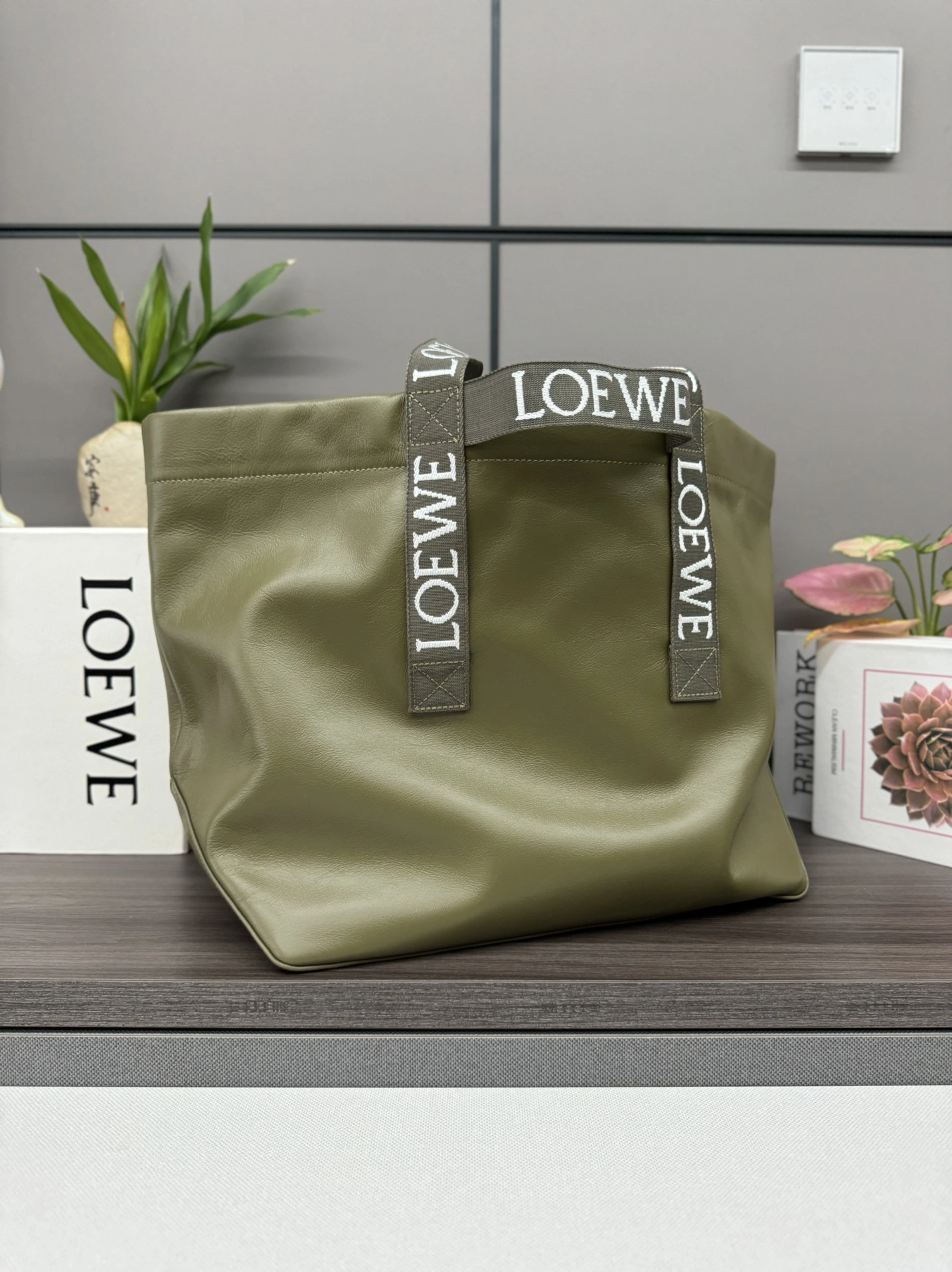 Timeless Loewe Shopping Bags 67130