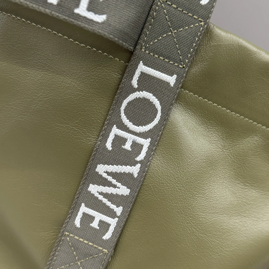 Timeless Loewe Shopping Bags 67130
