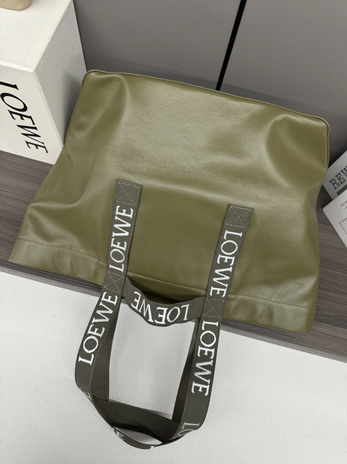Timeless Loewe Shopping Bags 67130