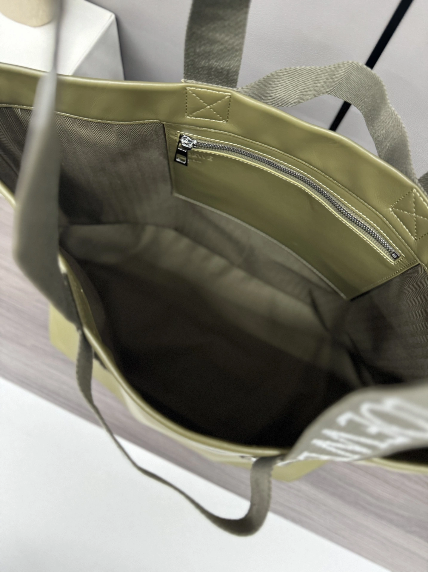 Timeless Loewe Shopping Bags 67130