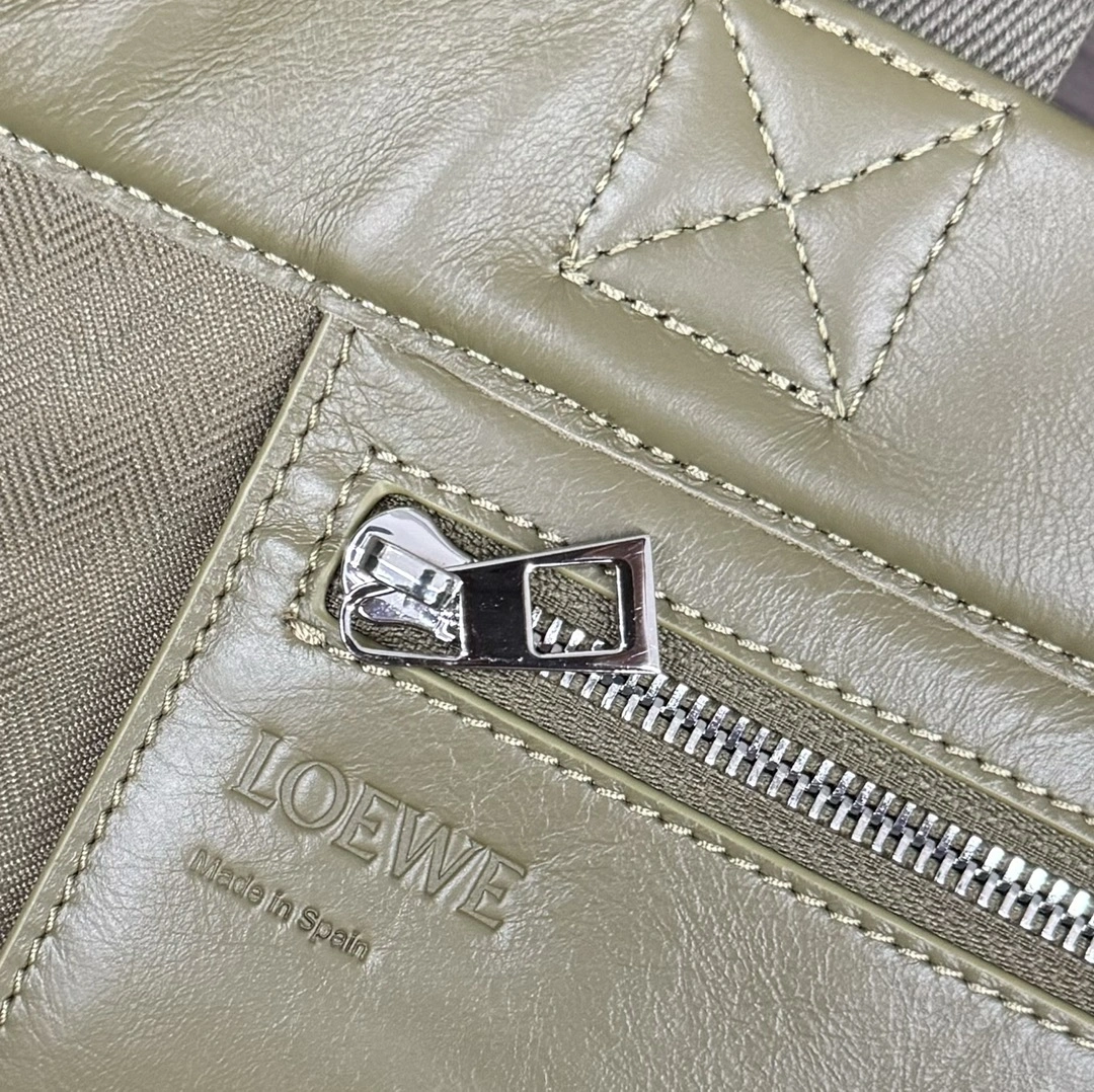 Timeless Loewe Shopping Bags 67130