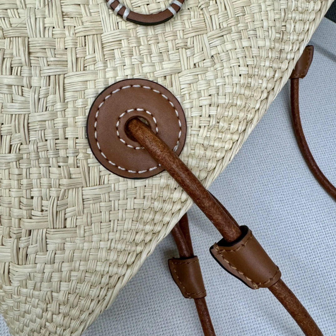 Loewe Shopping Bags Versatile 67131