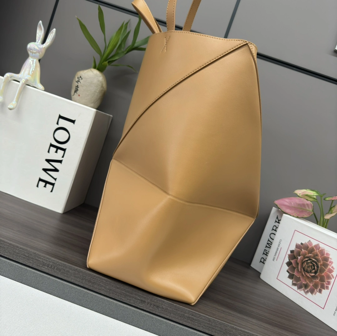 AllSeason Loewe Shopping Bags 67136