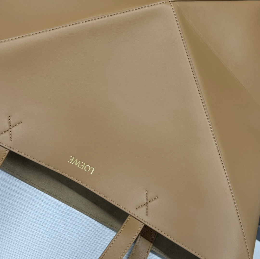 AllSeason Loewe Shopping Bags 67136