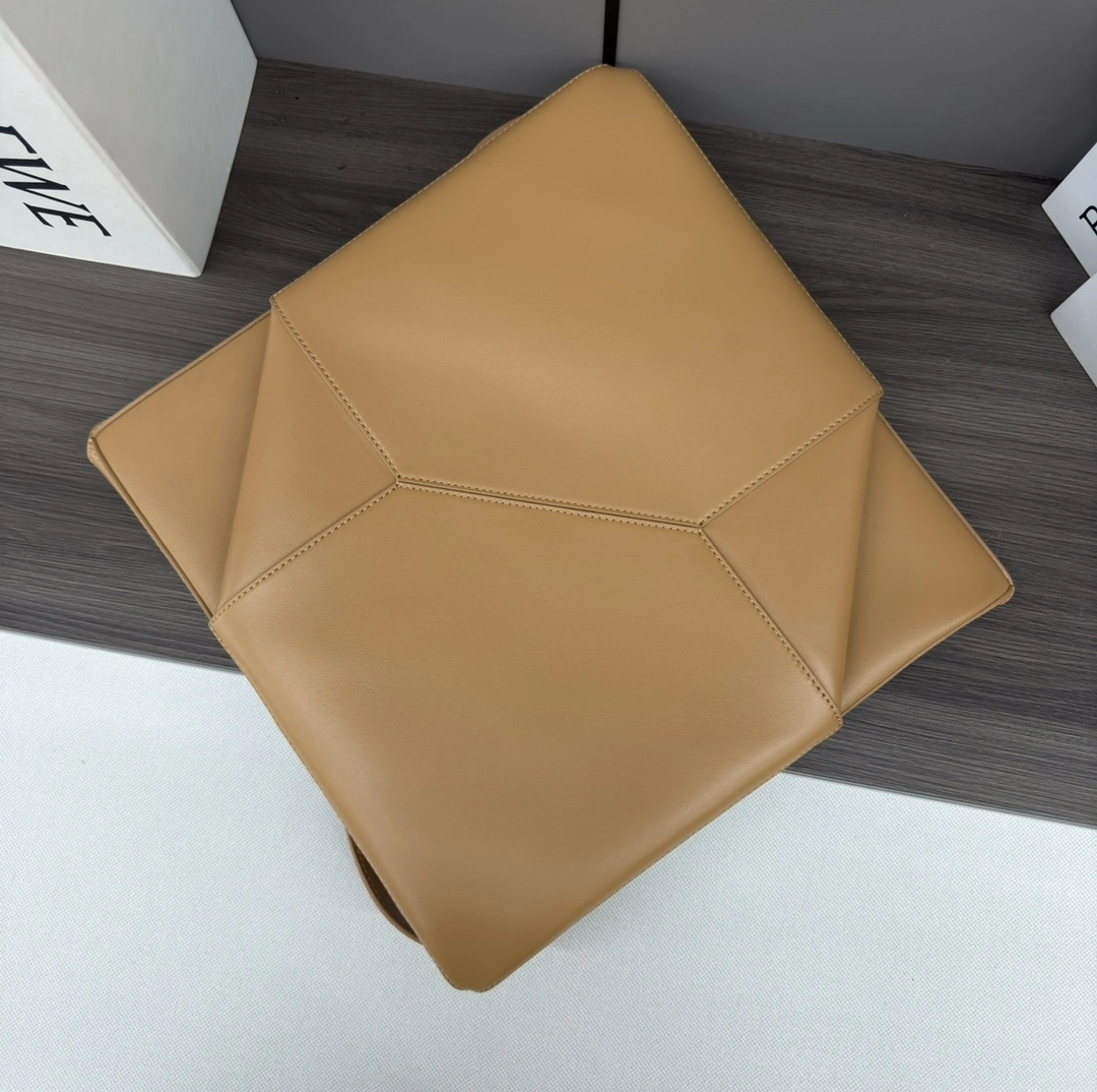 AllSeason Loewe Shopping Bags 67136