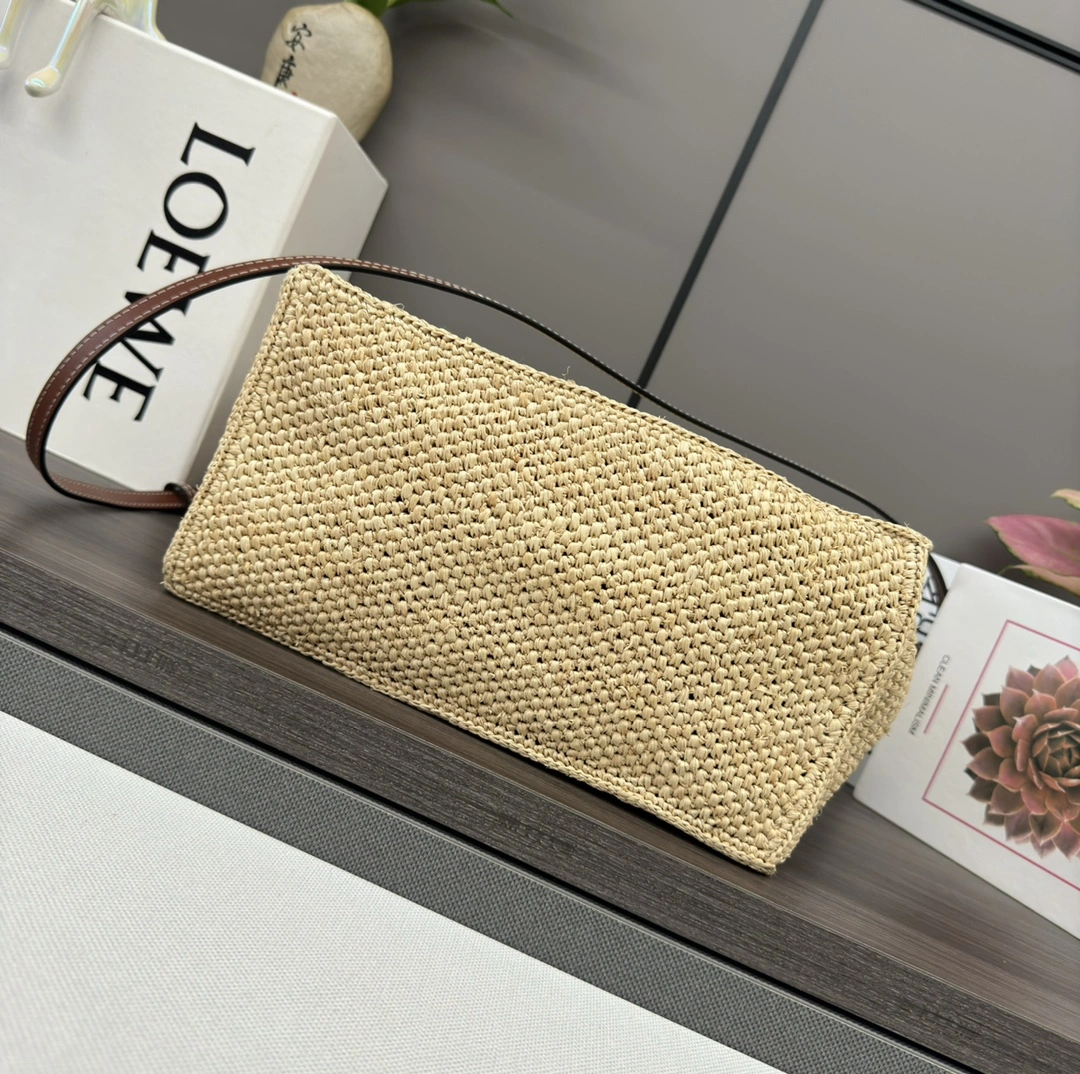 Lightweight Loewe Shopping Bags 67140