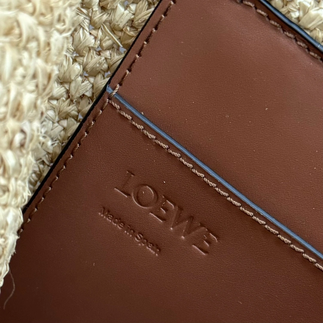 Lightweight Loewe Shopping Bags 67140
