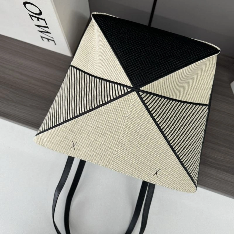Neat Loewe Shopping Bags 61418