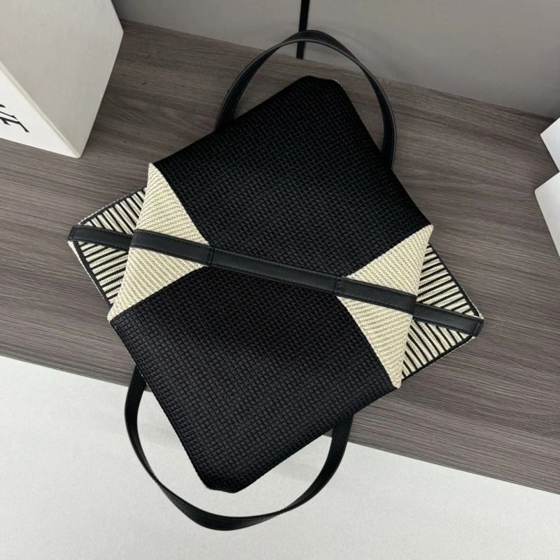 Neat Loewe Shopping Bags 61418
