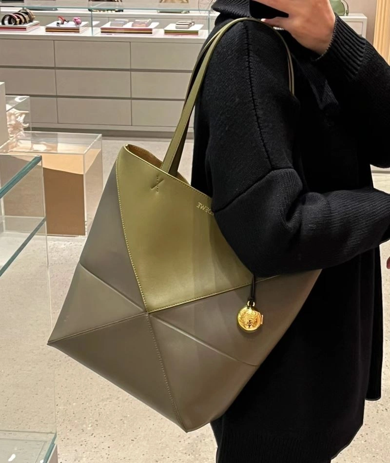 Sophisticated Loewe Shopping Bags 61414