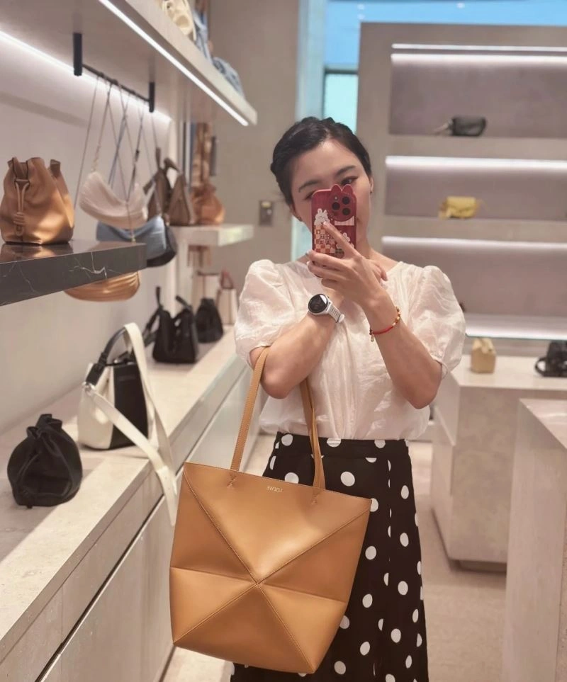 Tailored Loewe Shopping Bags 61411