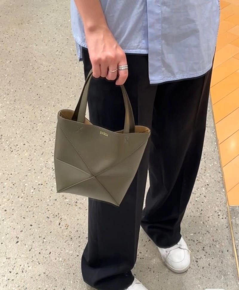 SportInspired Loewe Shopping Bags 61423