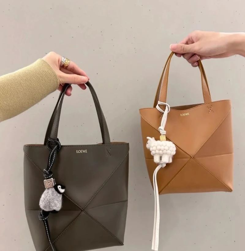 SportInspired Loewe Shopping Bags 61423
