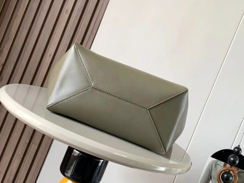 Loewe Shopping Bags Attractive 73057
