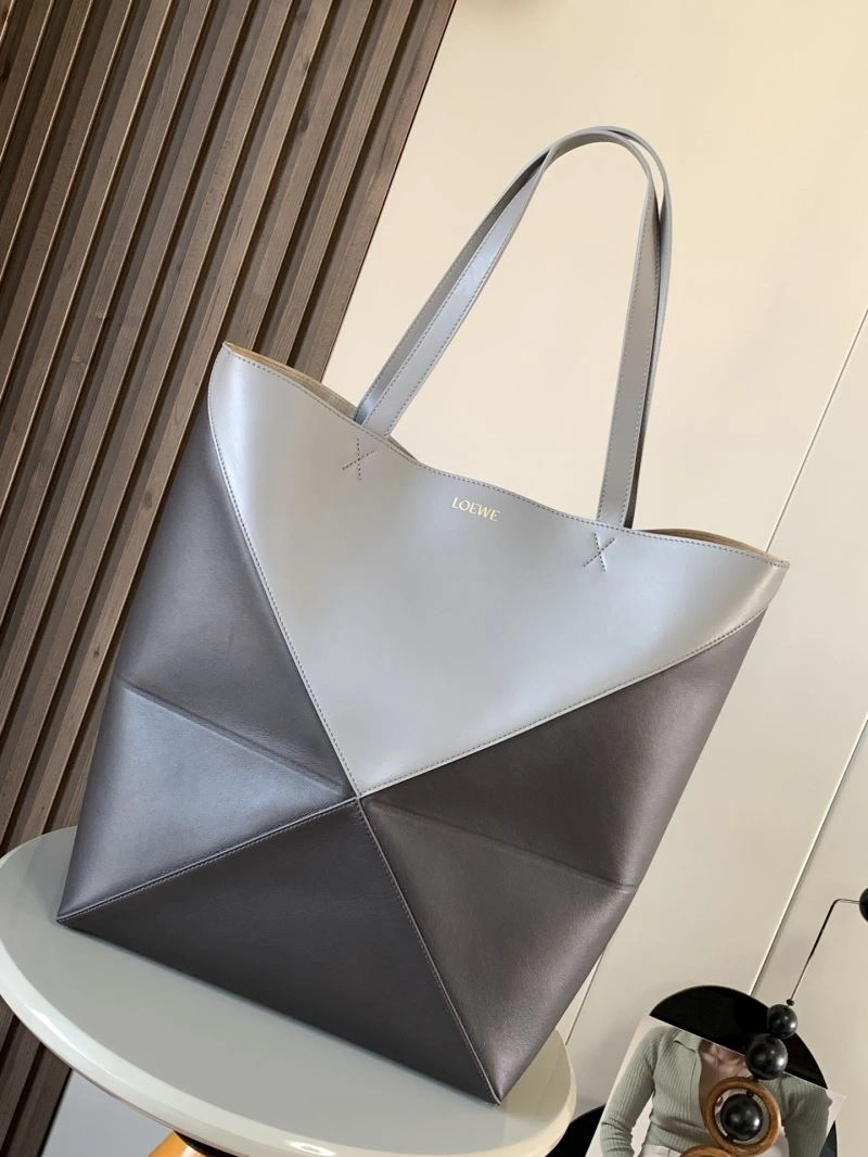 Effortless Loewe Shopping Bags 73100