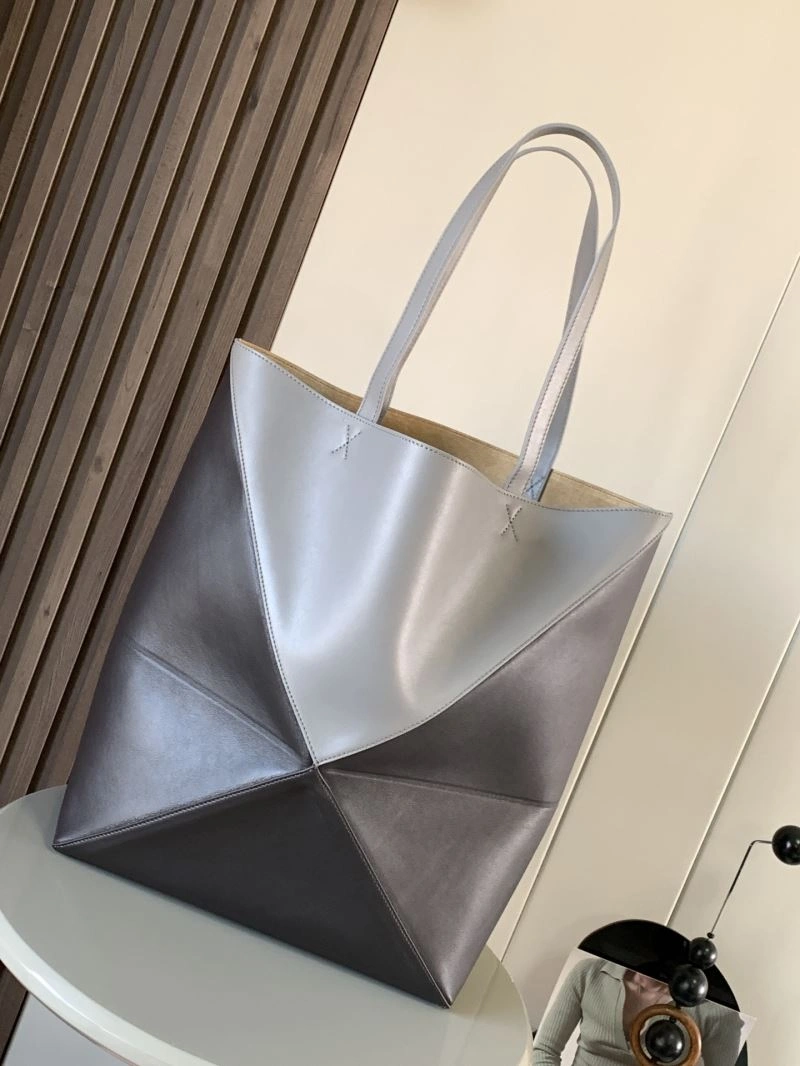 Effortless Loewe Shopping Bags 73100
