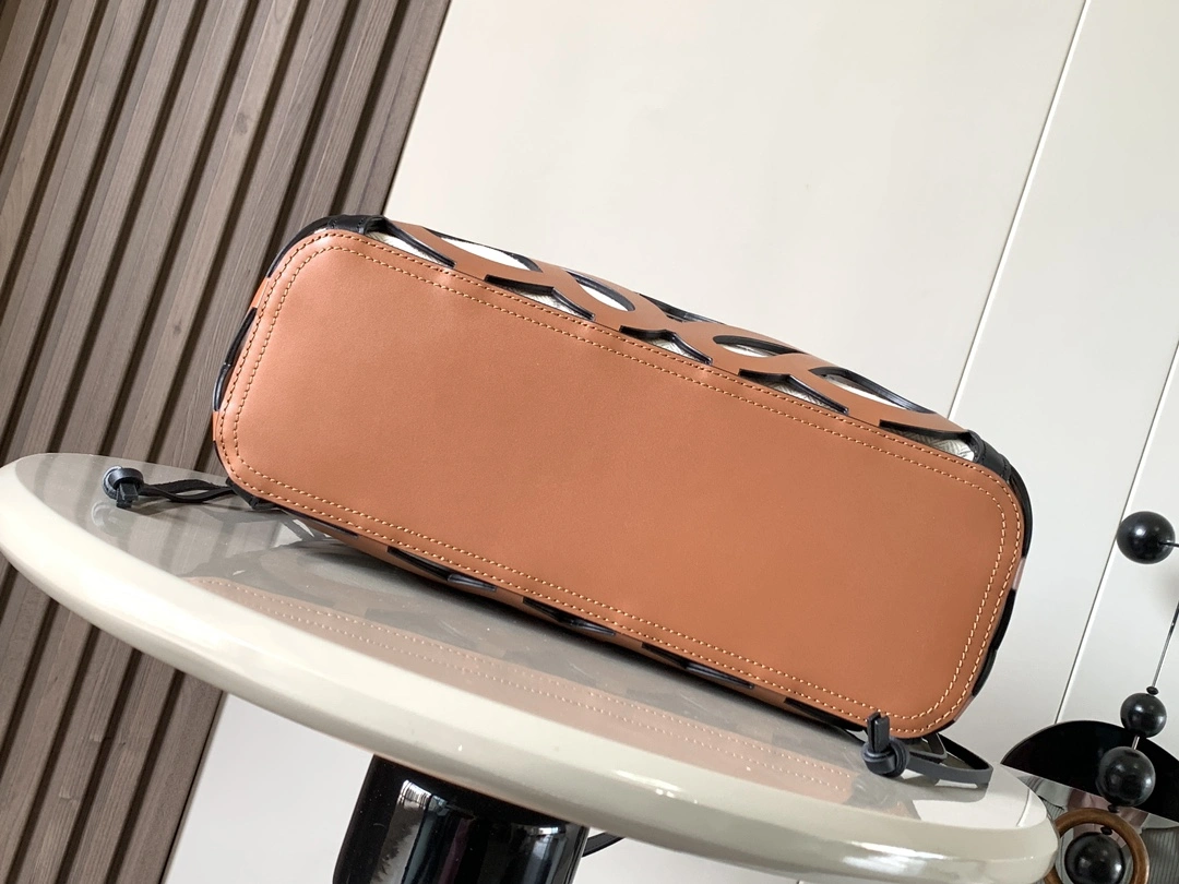 Loewe Shopping Bags WaterResistant 71896