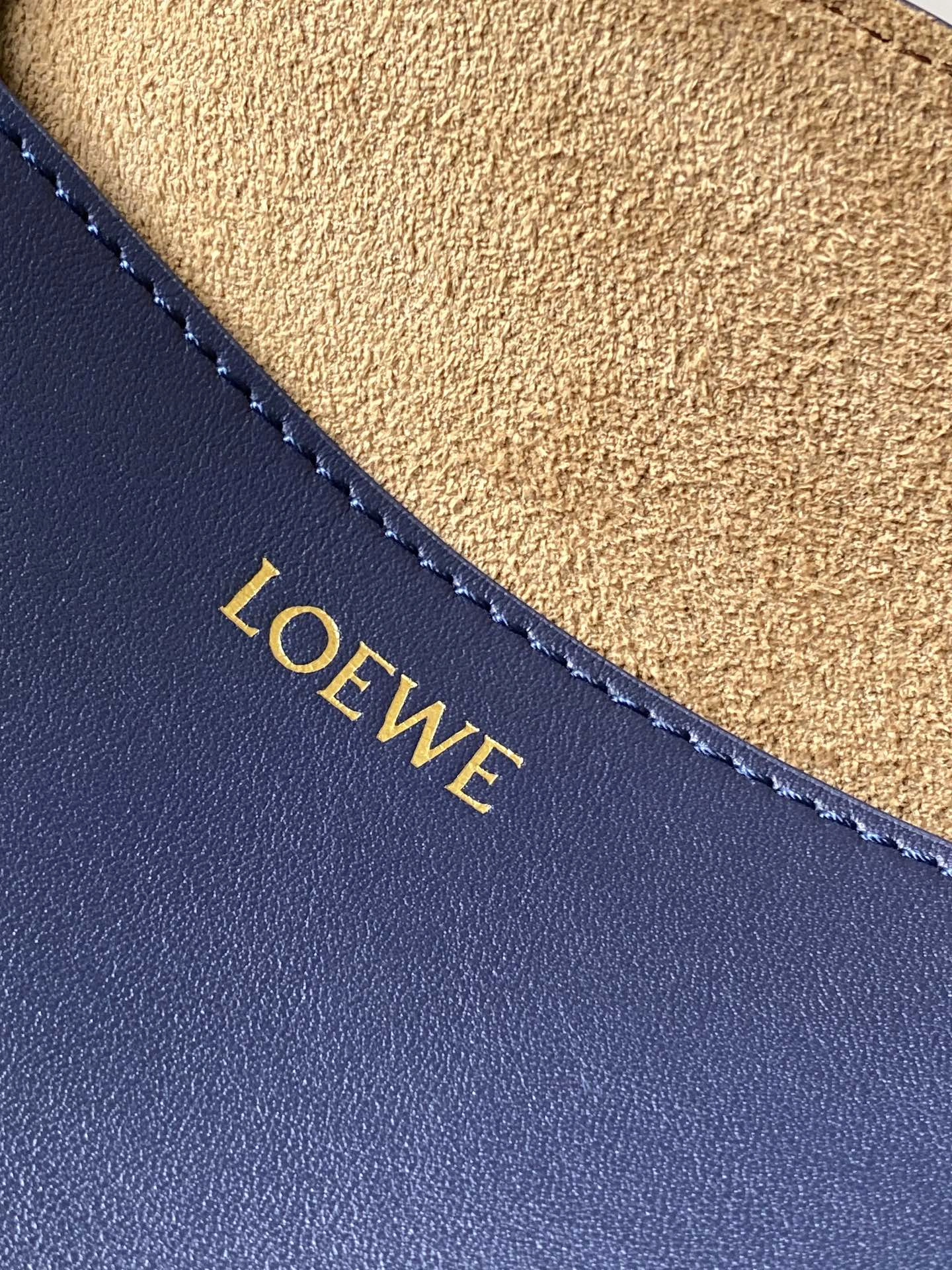 EyeCatching Loewe Shopping Bags 71881
