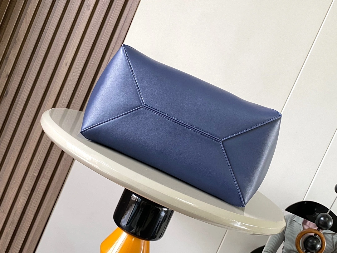 Lightweight Loewe Shopping Bags 71874