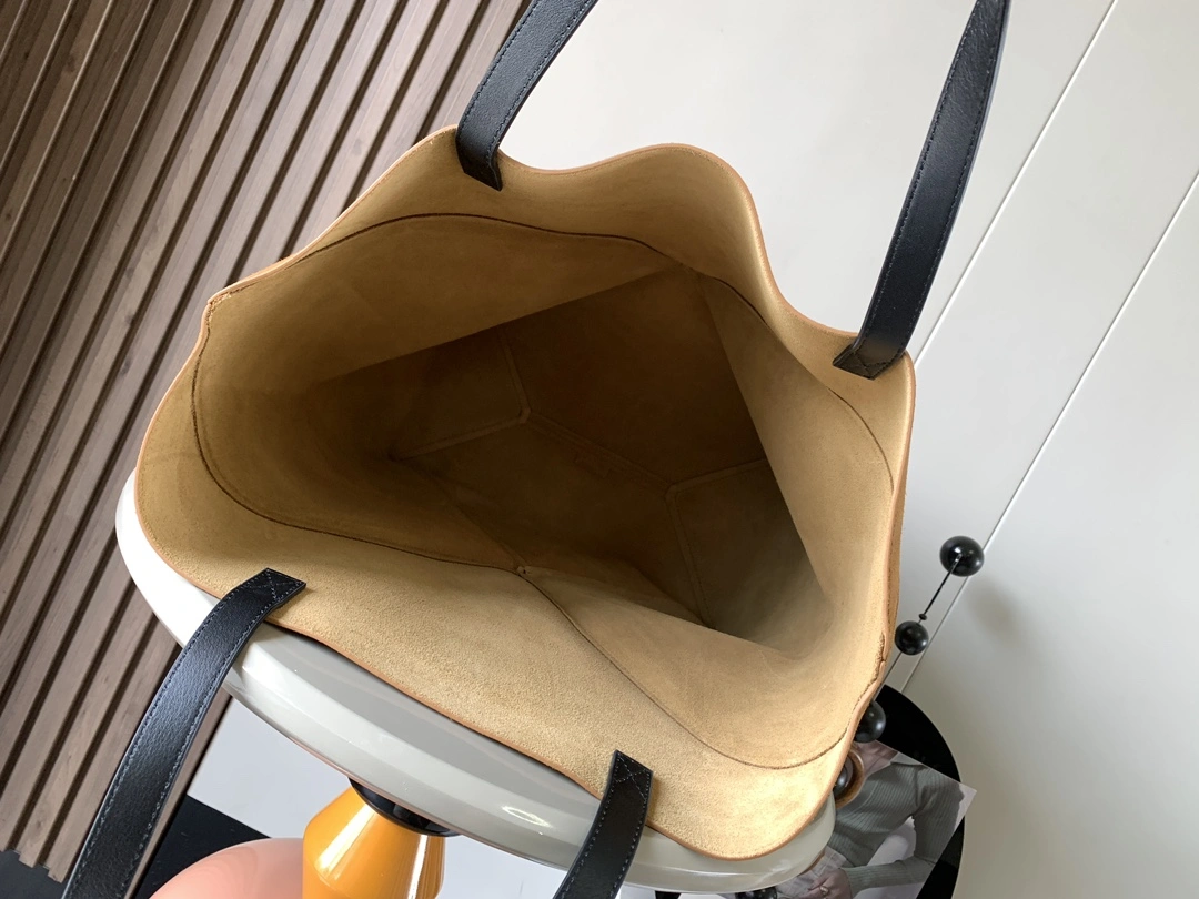 Loewe Shopping Bags Attractive 71880